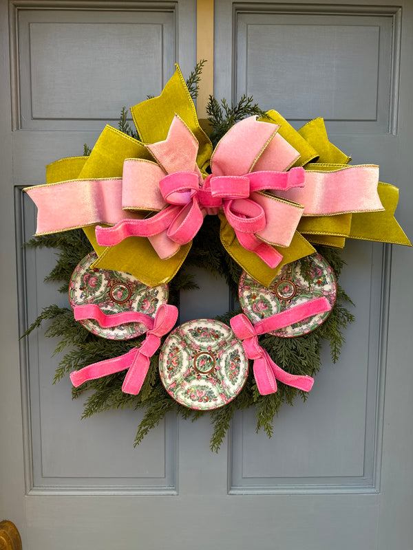 The DD Rose Medallion Plate Wreath Christmas 2024